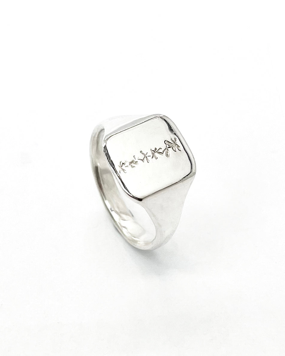 KRISS CROSS SIGNET