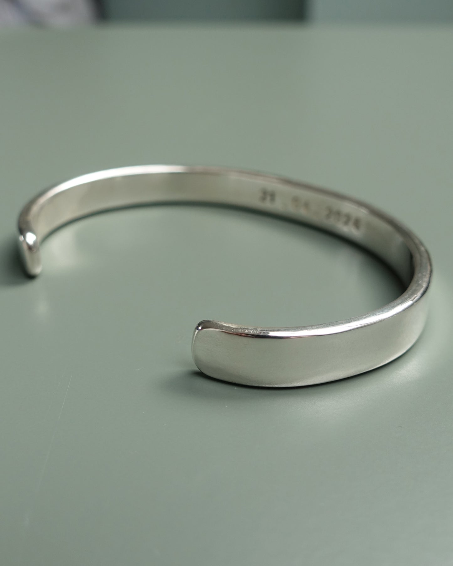 CUSTOM BANGLE MEDIUM